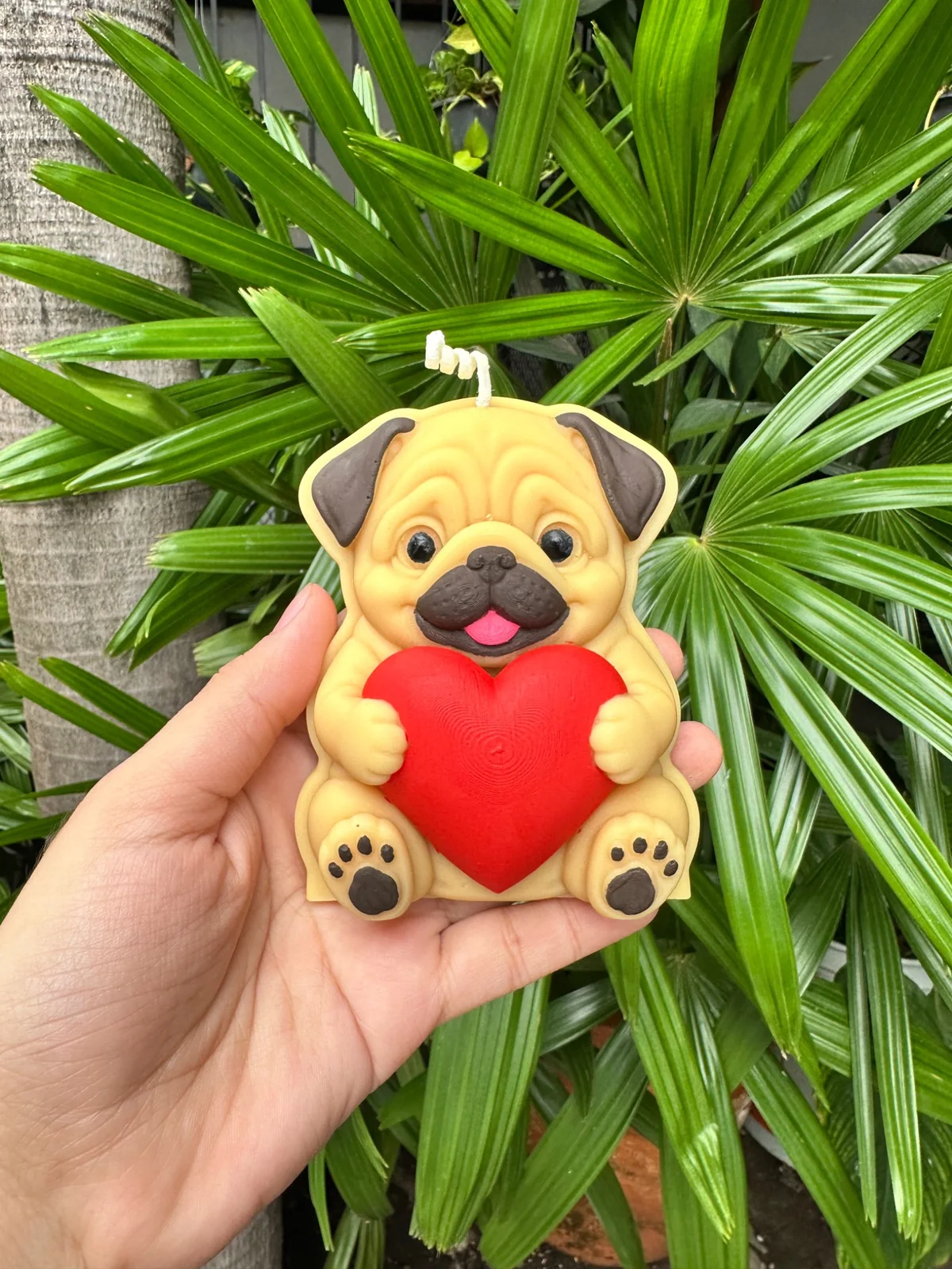 Vela personalizada de pug con corazón